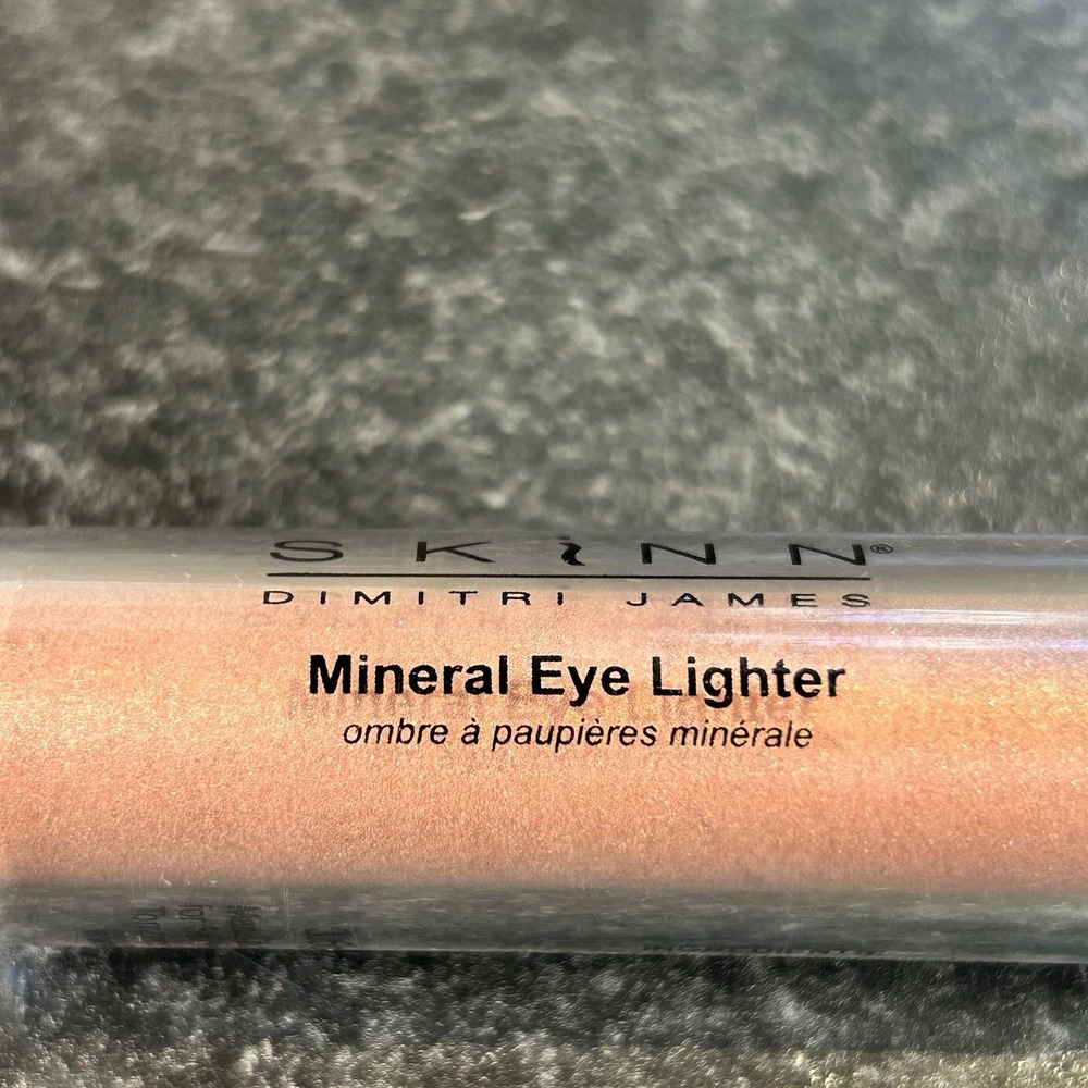 NEW Skinn Dimitri James Mineral Eye Lighter Roller MAGIC Discontinued - Picture 2 of 5
